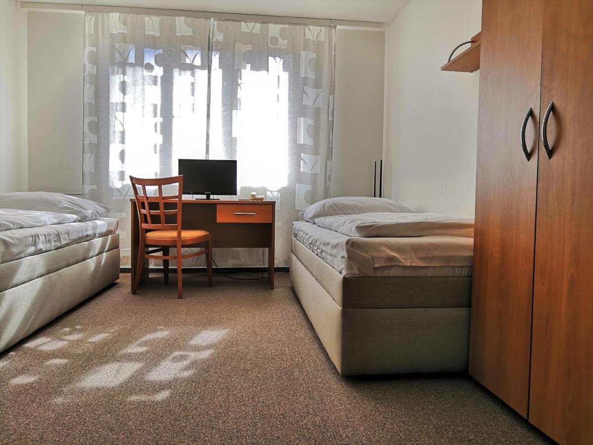 Quadruple Room Private Bathroom