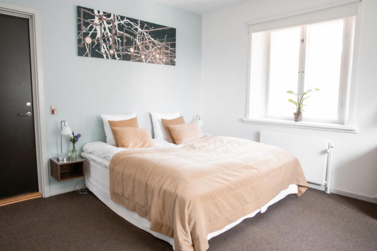 Double Room (Breakfast included and no dogs allowed)