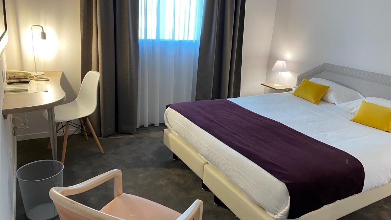 Standard Double Room,1285340125:JPEG