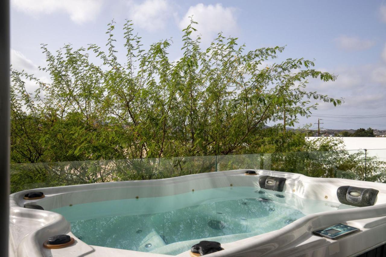 Executive Suite mit Whirlpool im Freien