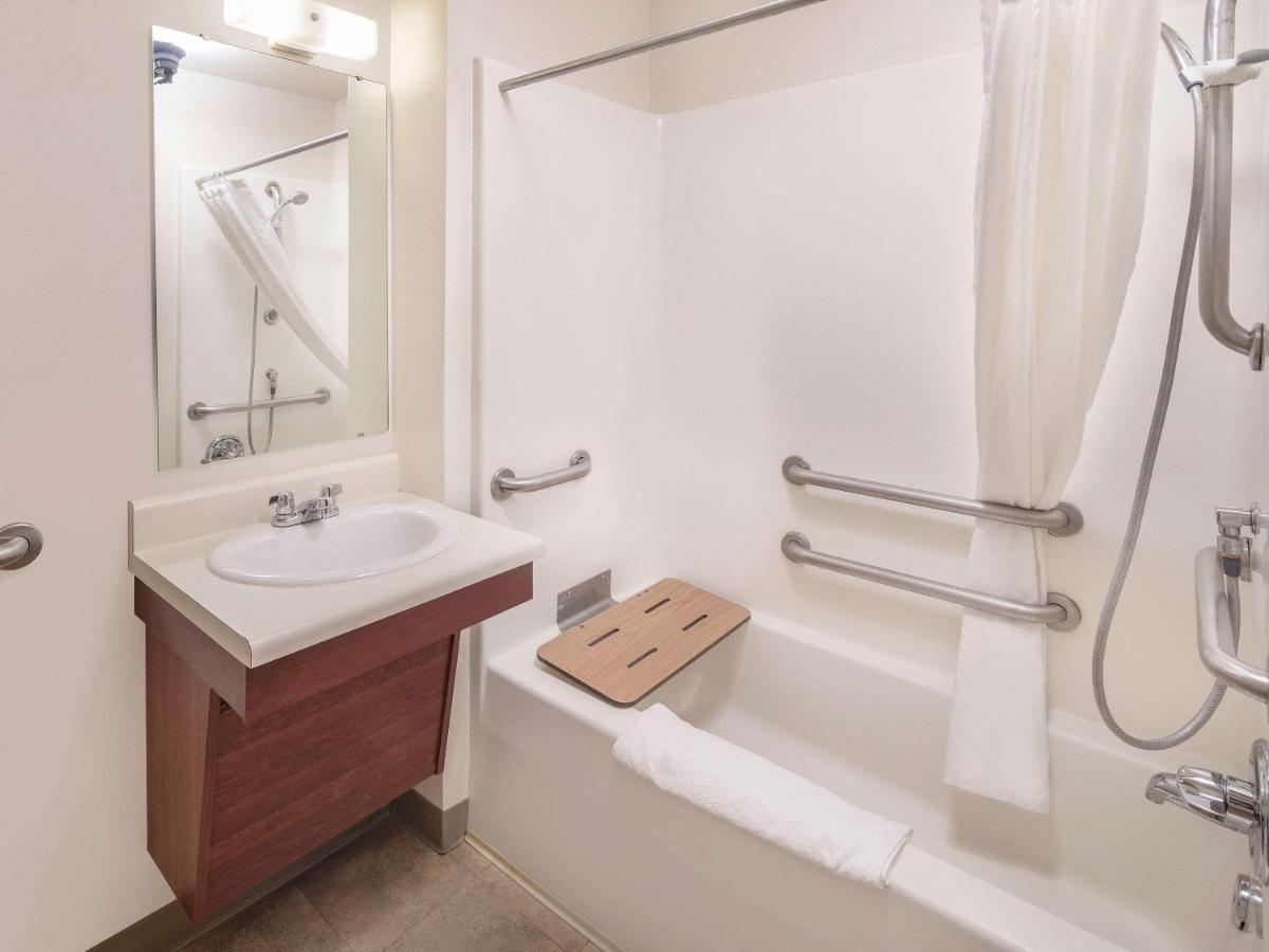Double Suite Two Double Beds Accessible or Non-Smoking,1037825080:JPEG