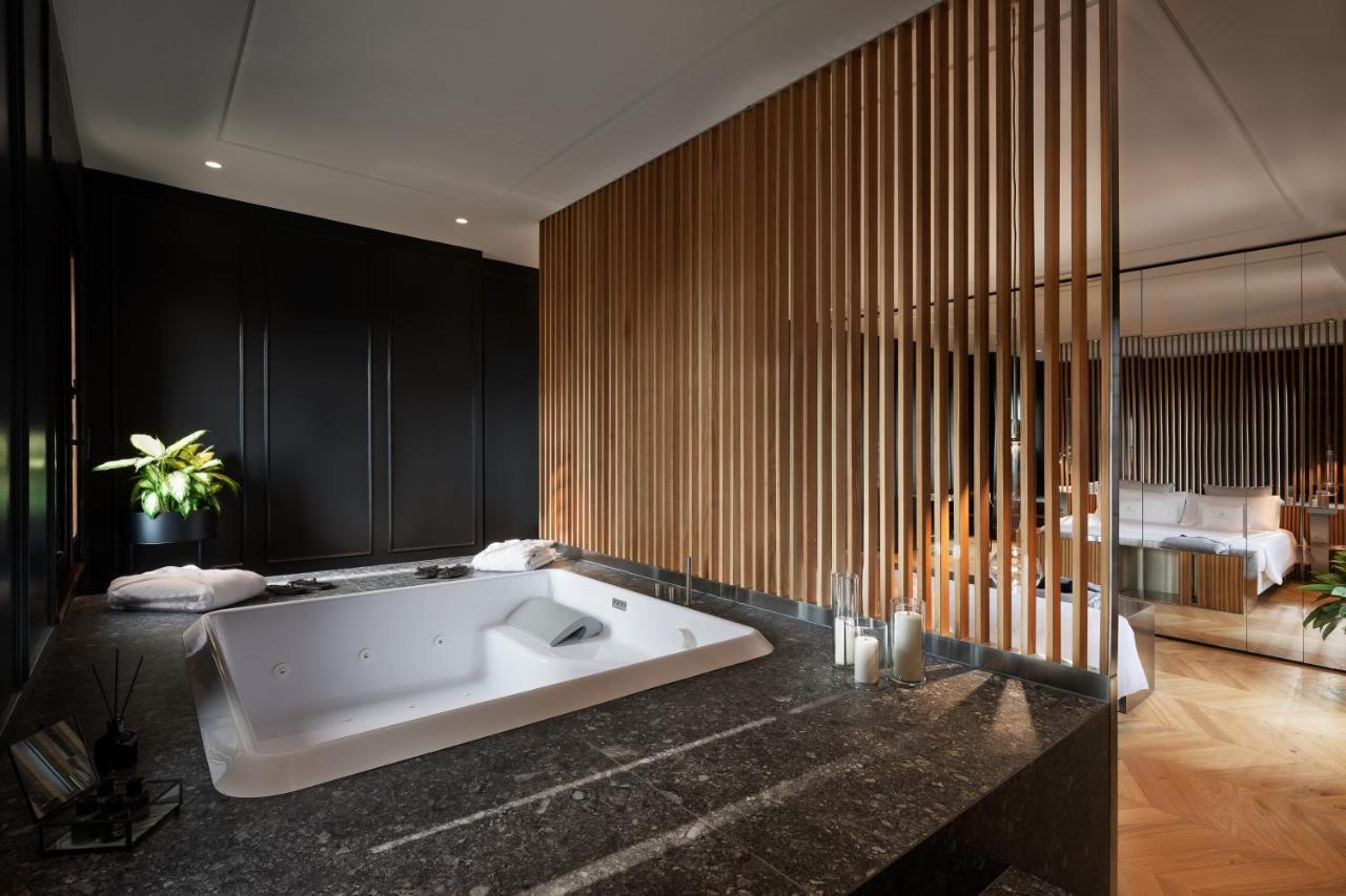 King Suite Spa Bath,1037869840:JPEG