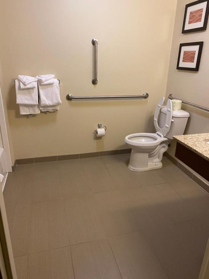 King Room Accessible or Non-Smoking