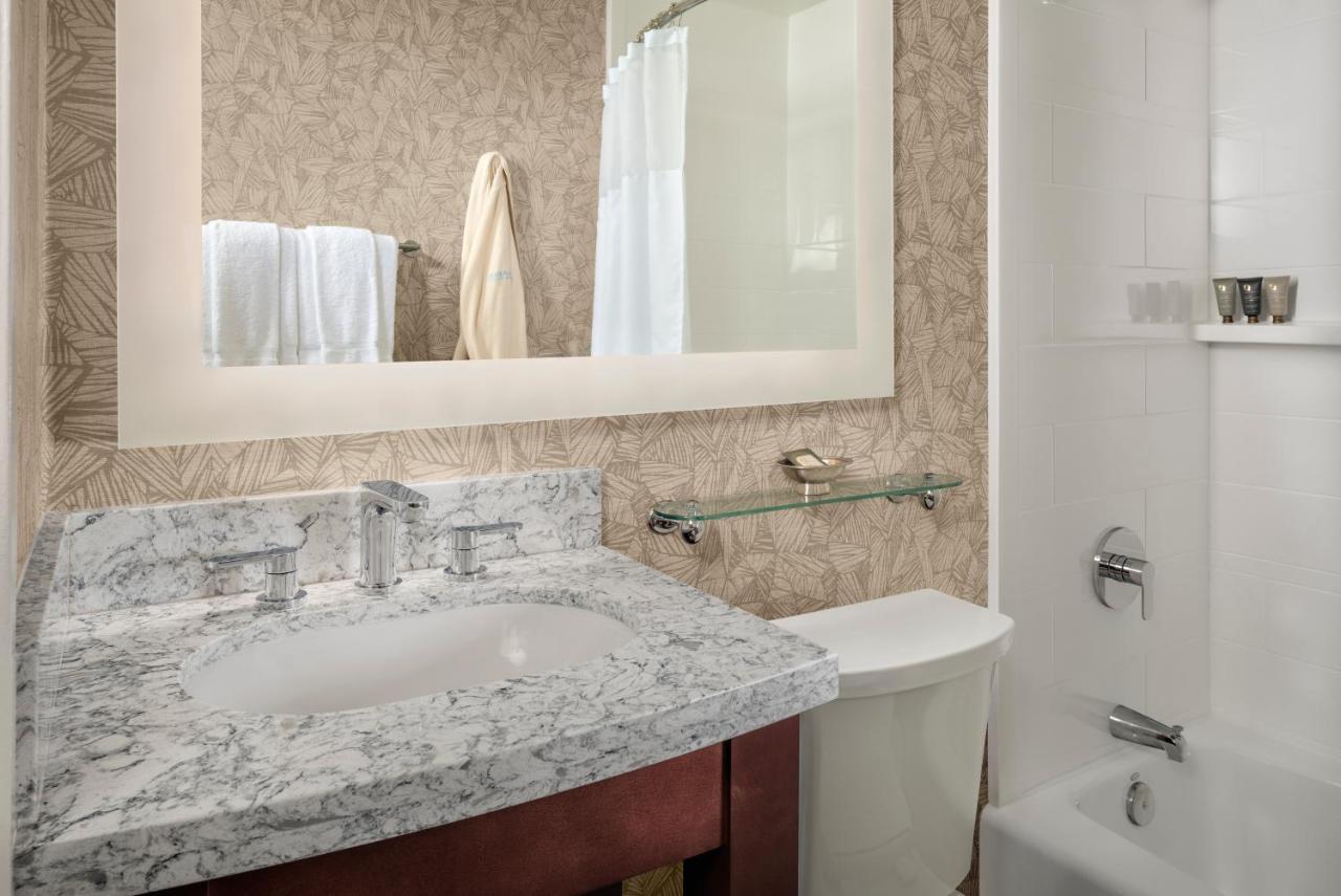 Resort Junior Suite 1 King