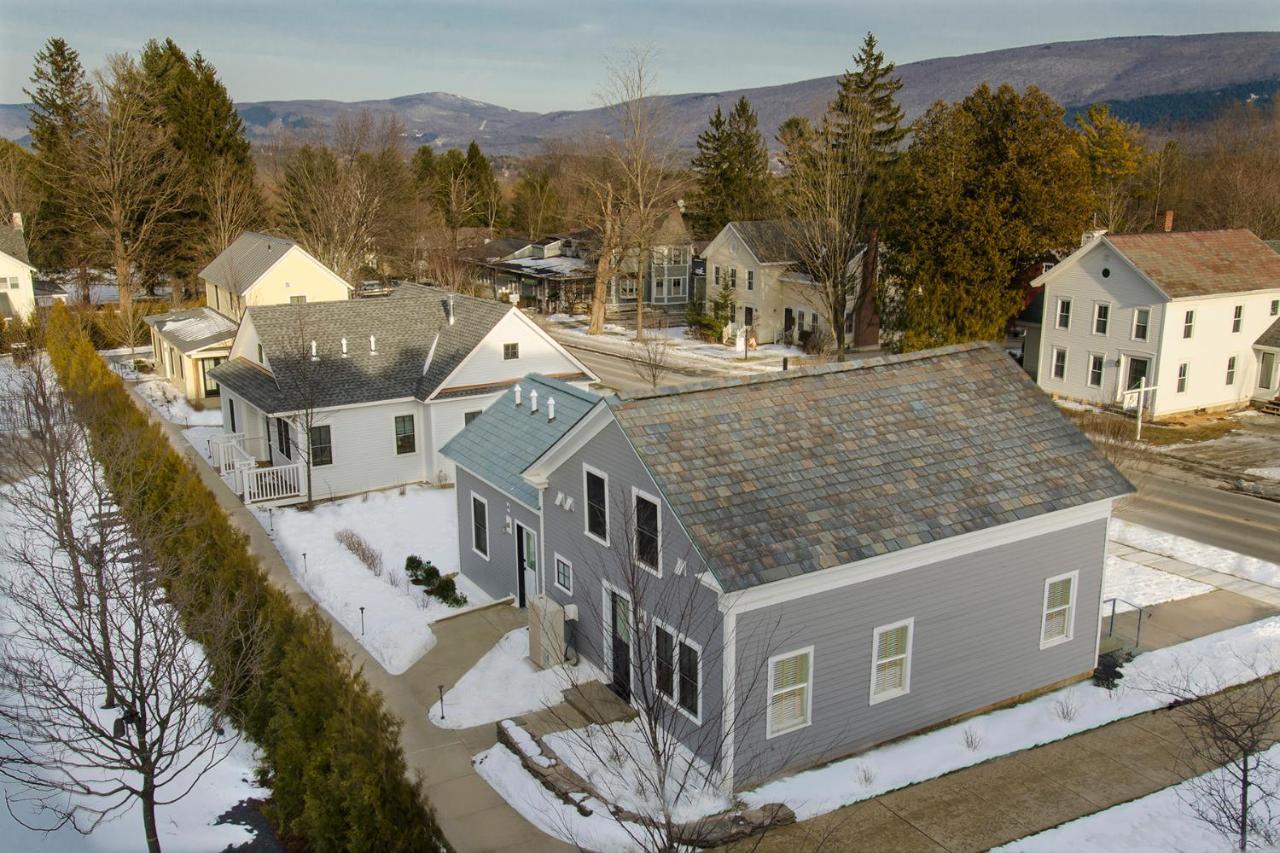 Essential King Cottage