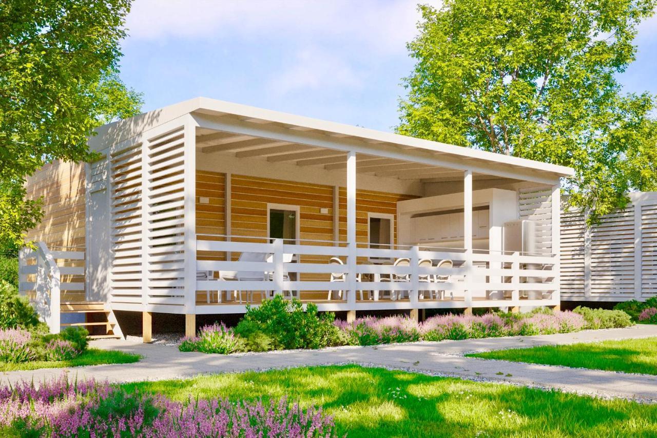 Large Executive Mobile Home Garden view,1084159651:JPEG