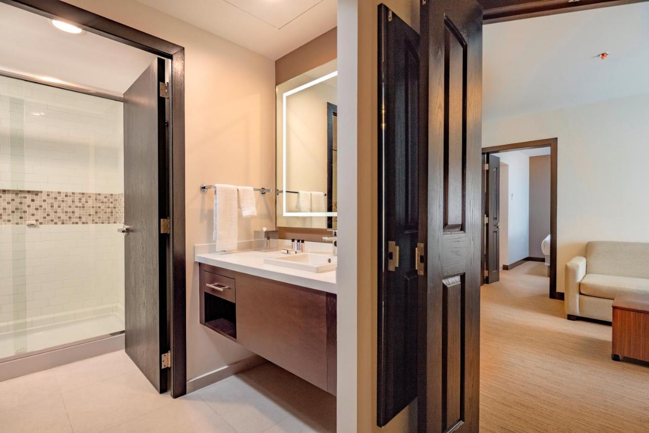 Suite de 2 habitaciones con 1 cama grande y 2 camas dobles - No fumadores