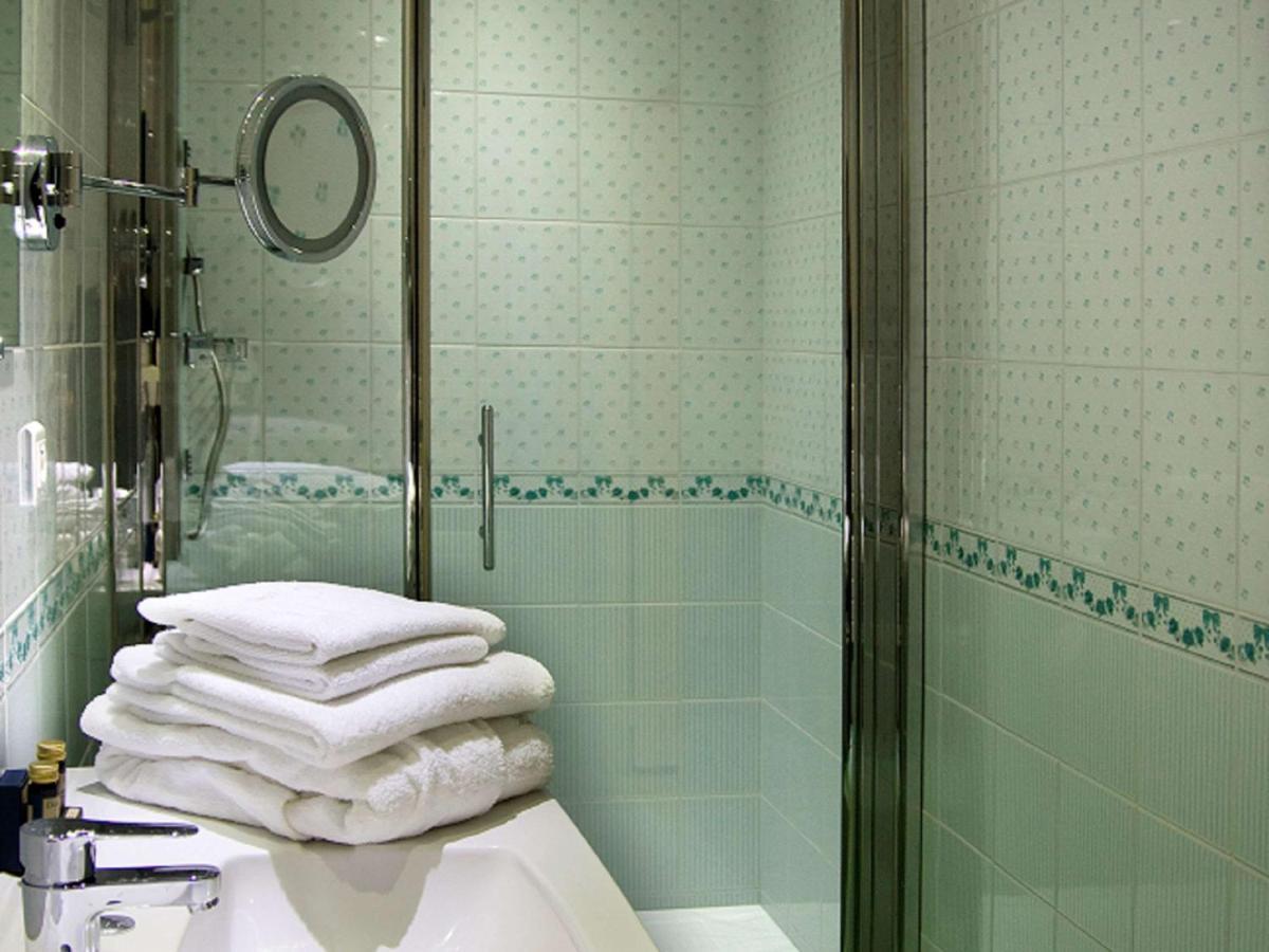 Standard Twin or Double Room