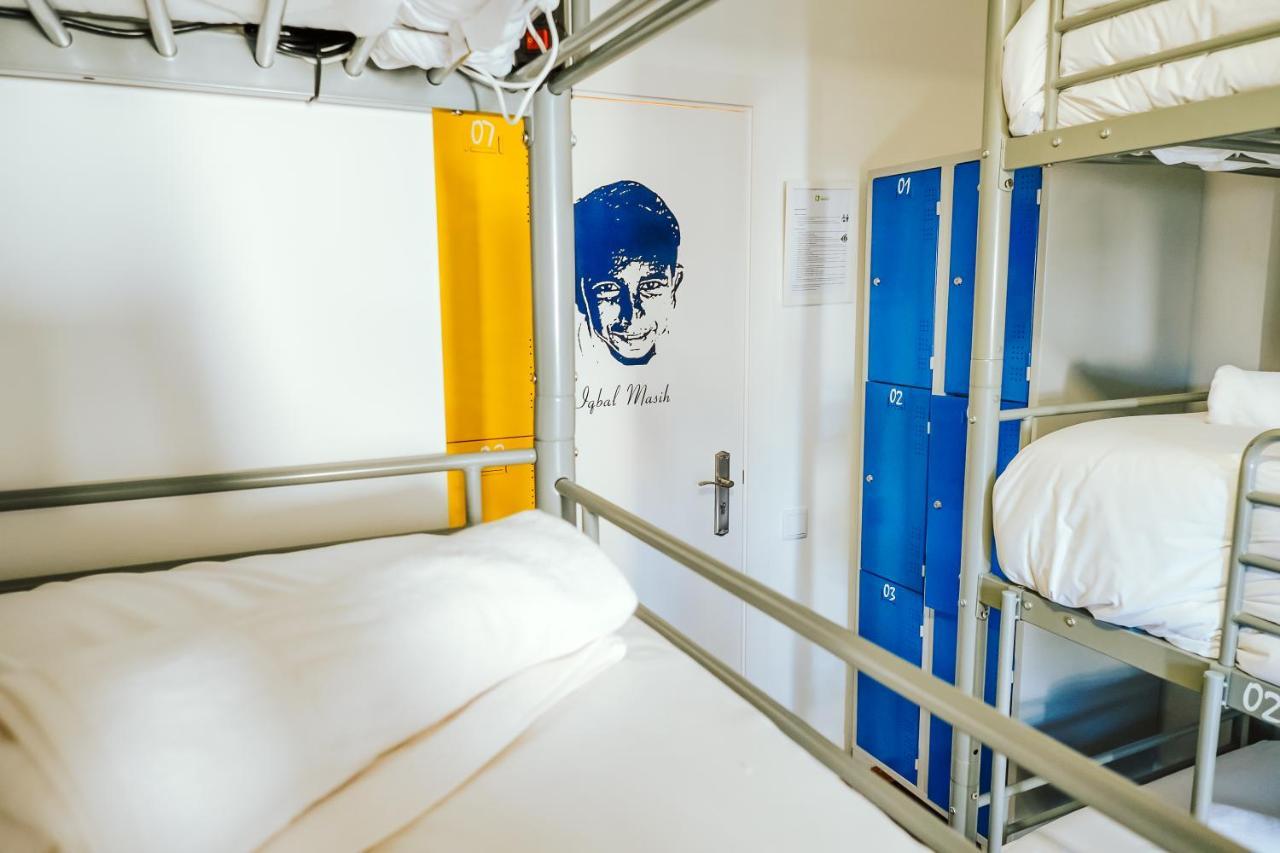 Bunk Bed Mixed Dormitory Room