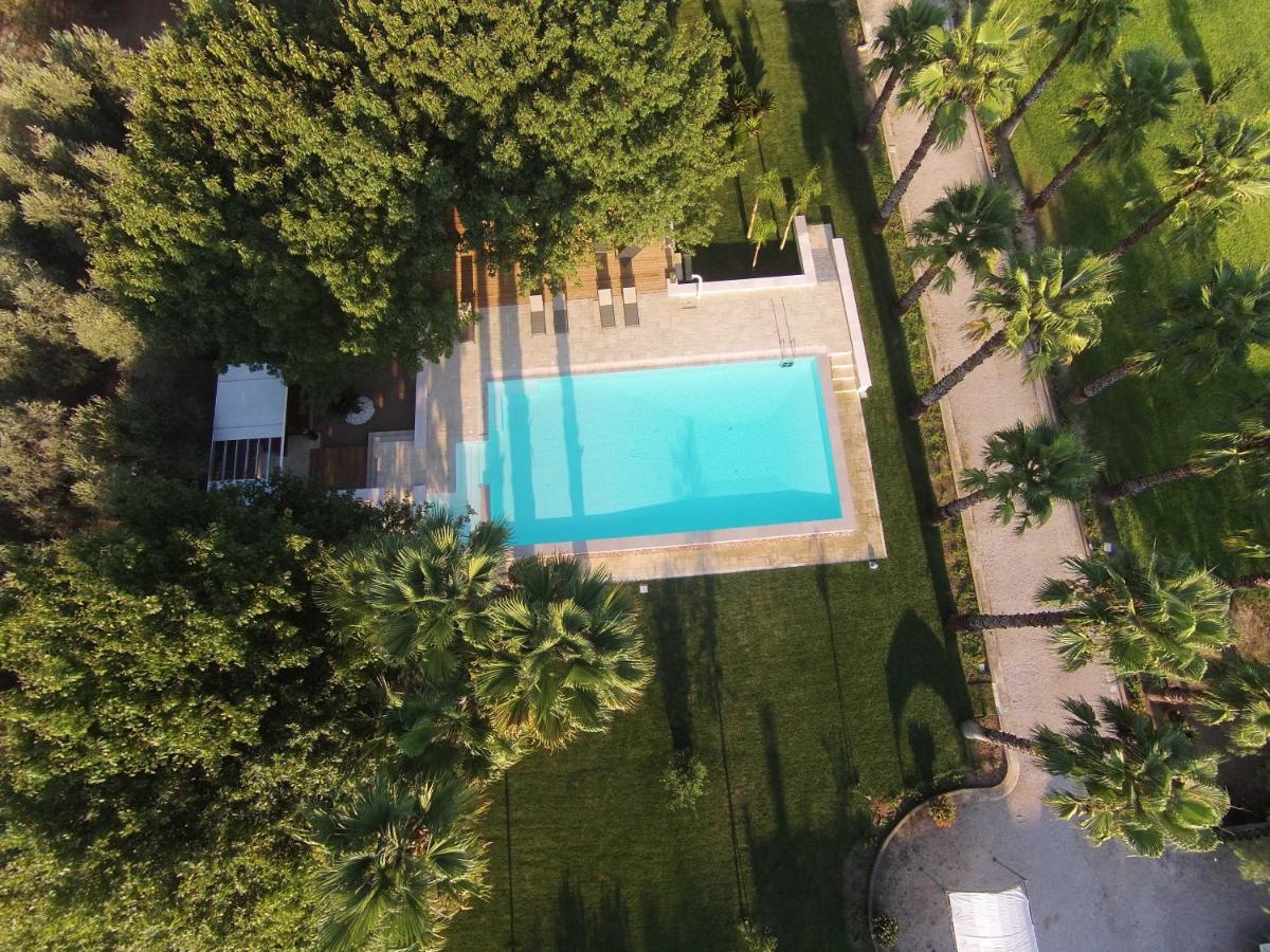Suite Pool View