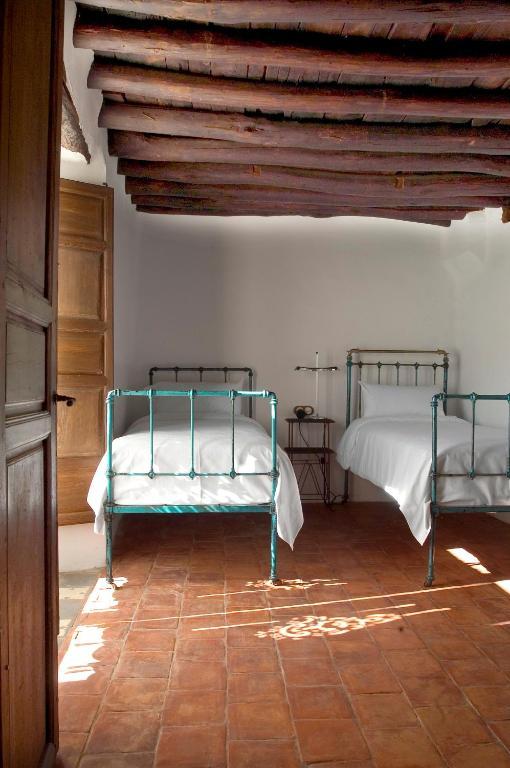 Suite Familiar (2 adultos + 2 niños)