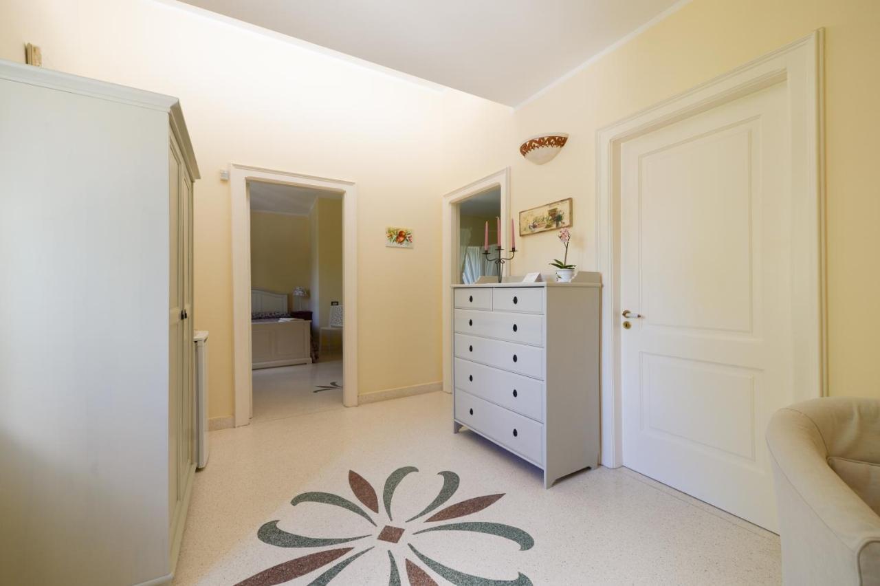 Family Room Private Bathroom