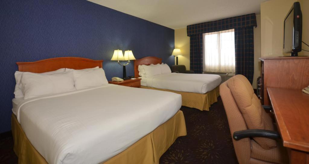 Double Room Two Double Beds Non-Smoking