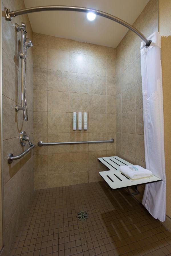 Queen Room with Two Queen Beds - Disability Access