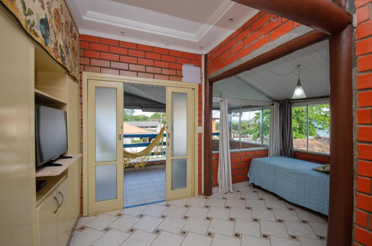 One-Bedroom Apartment Sea View