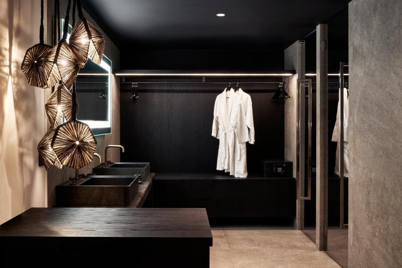 Suite with Hot Tub