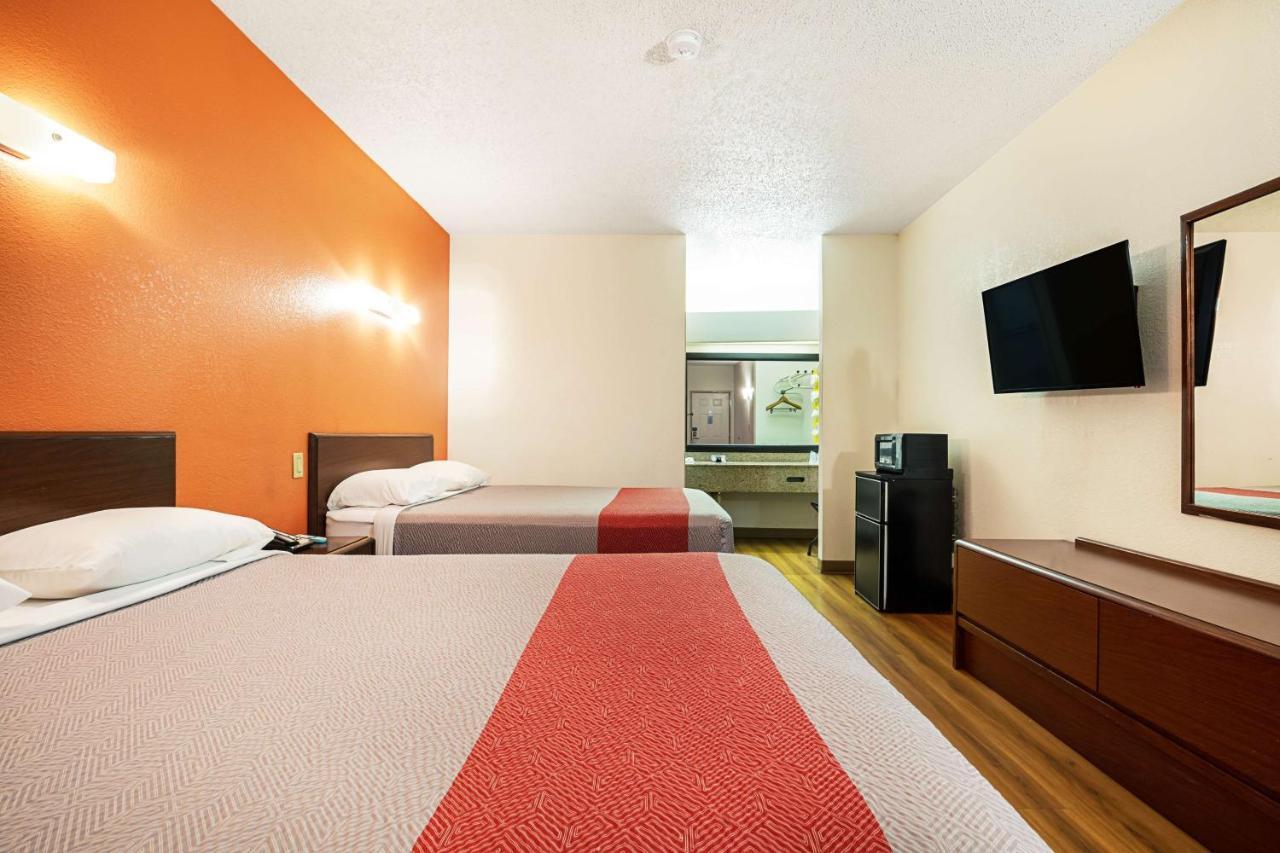 Deluxe Queen Room Two Queen Beds Non-Smoking