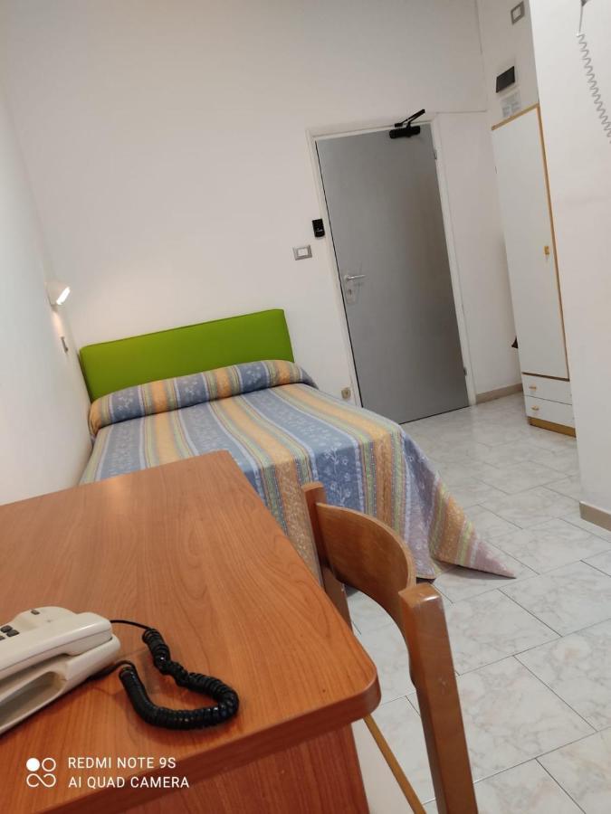 Small Double Room,1068497785:JPEG