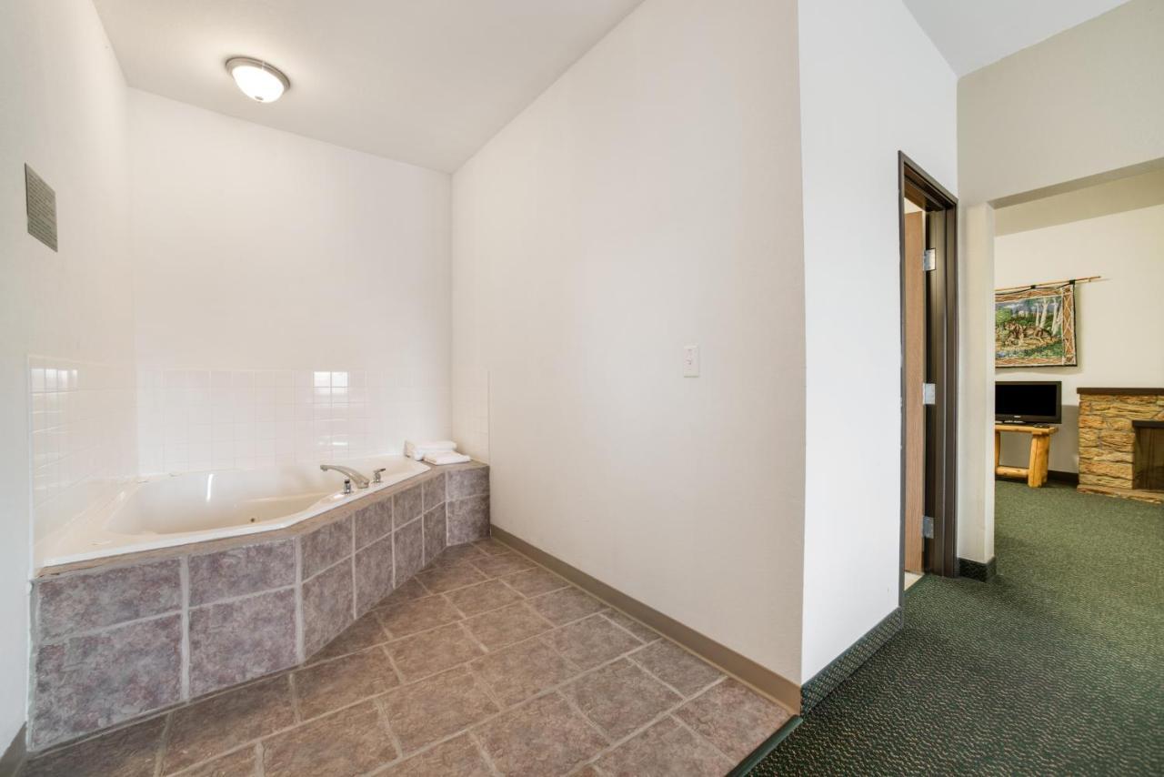 Studio Suite with King Bed - Non Smoking