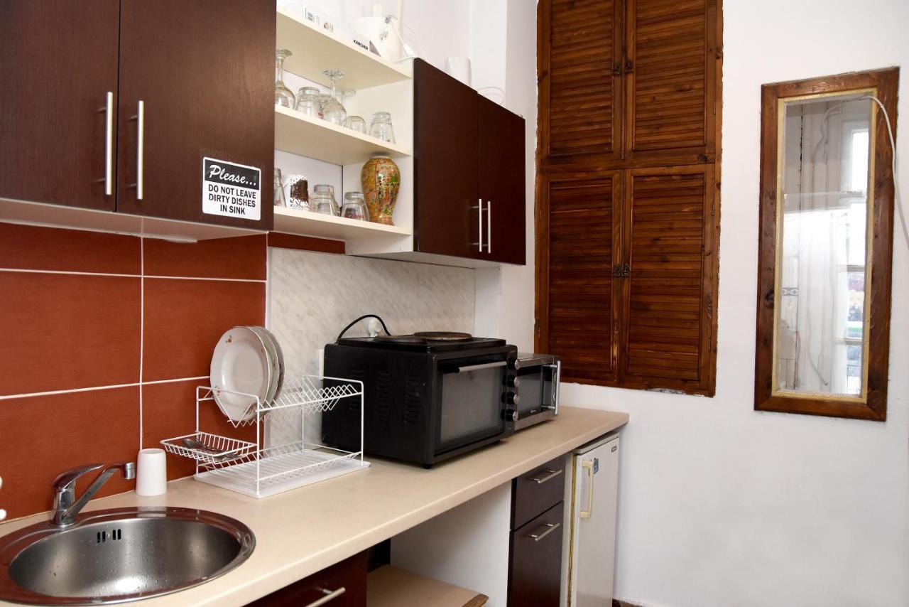 Single Room Private External Bathroom