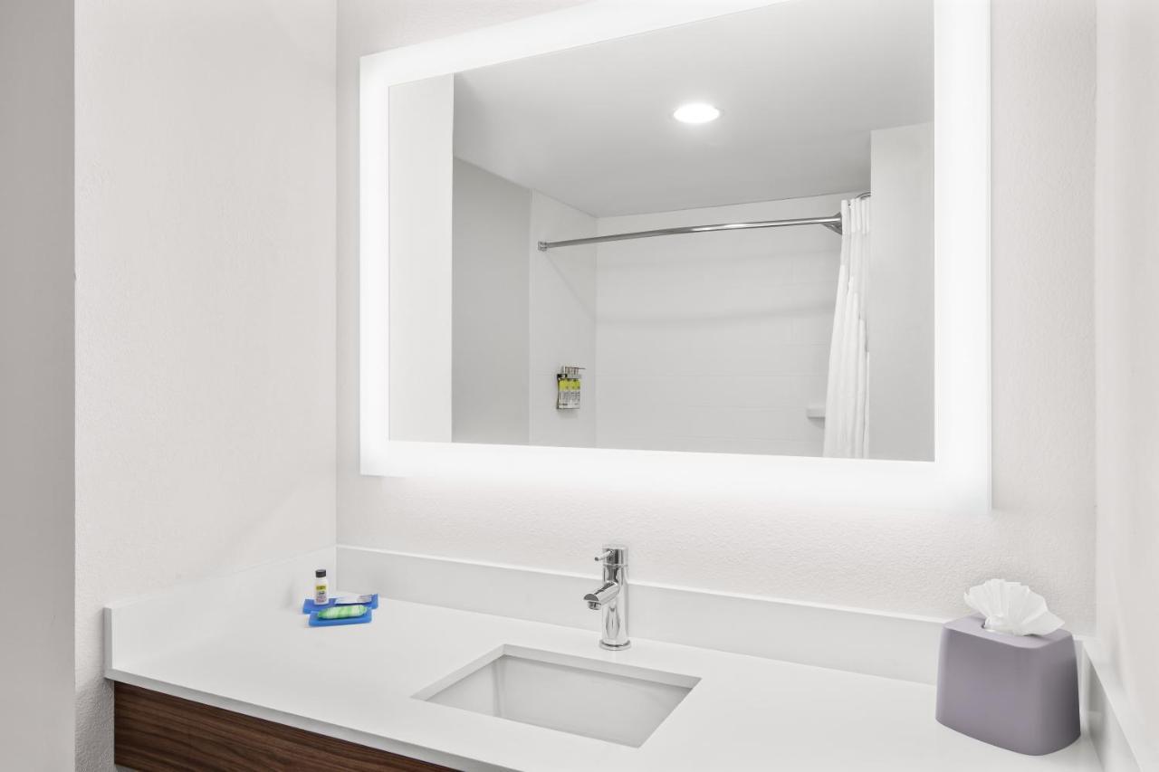Standard Room,1657154218:JPEG