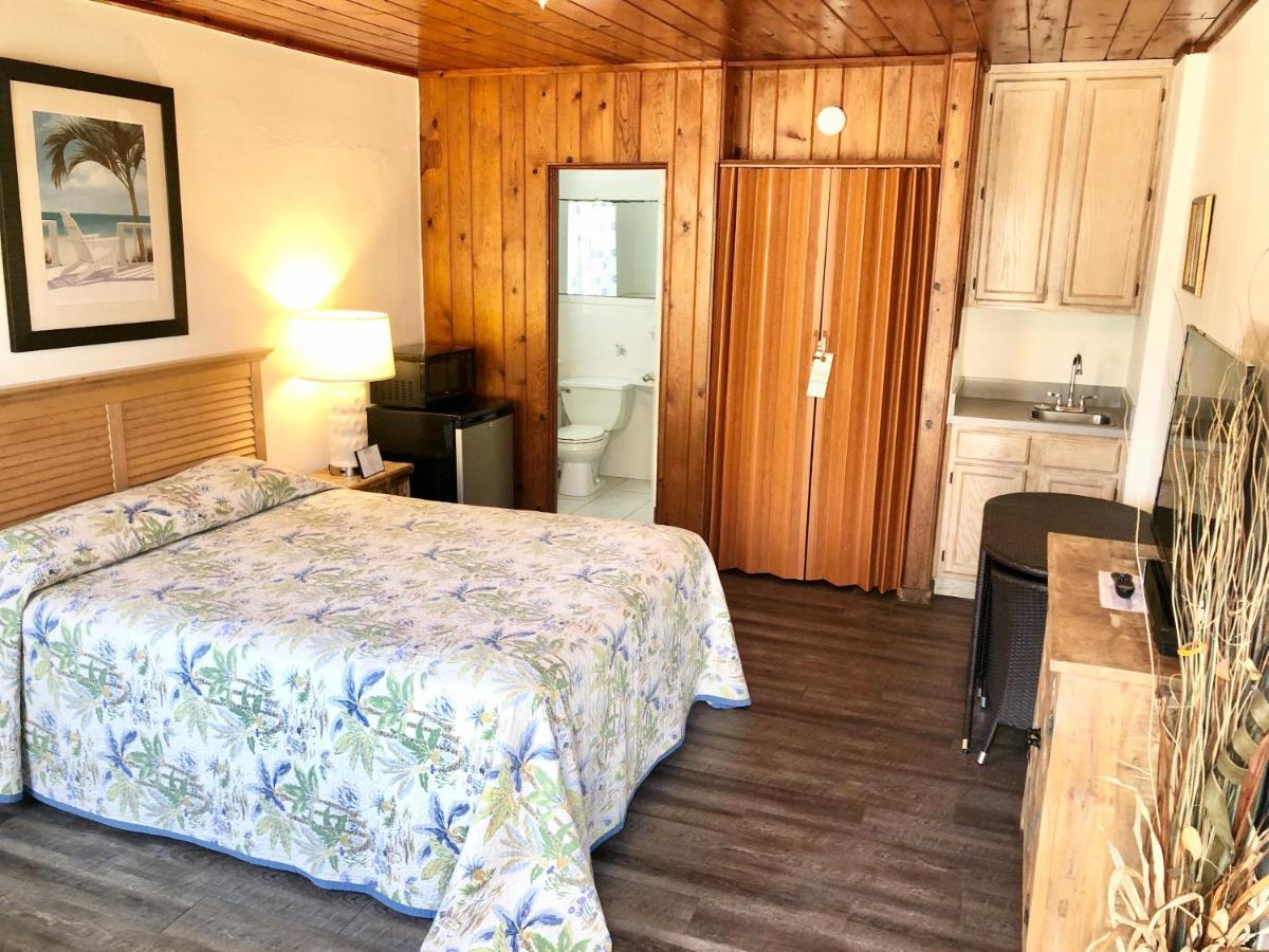 Standard Queen Room