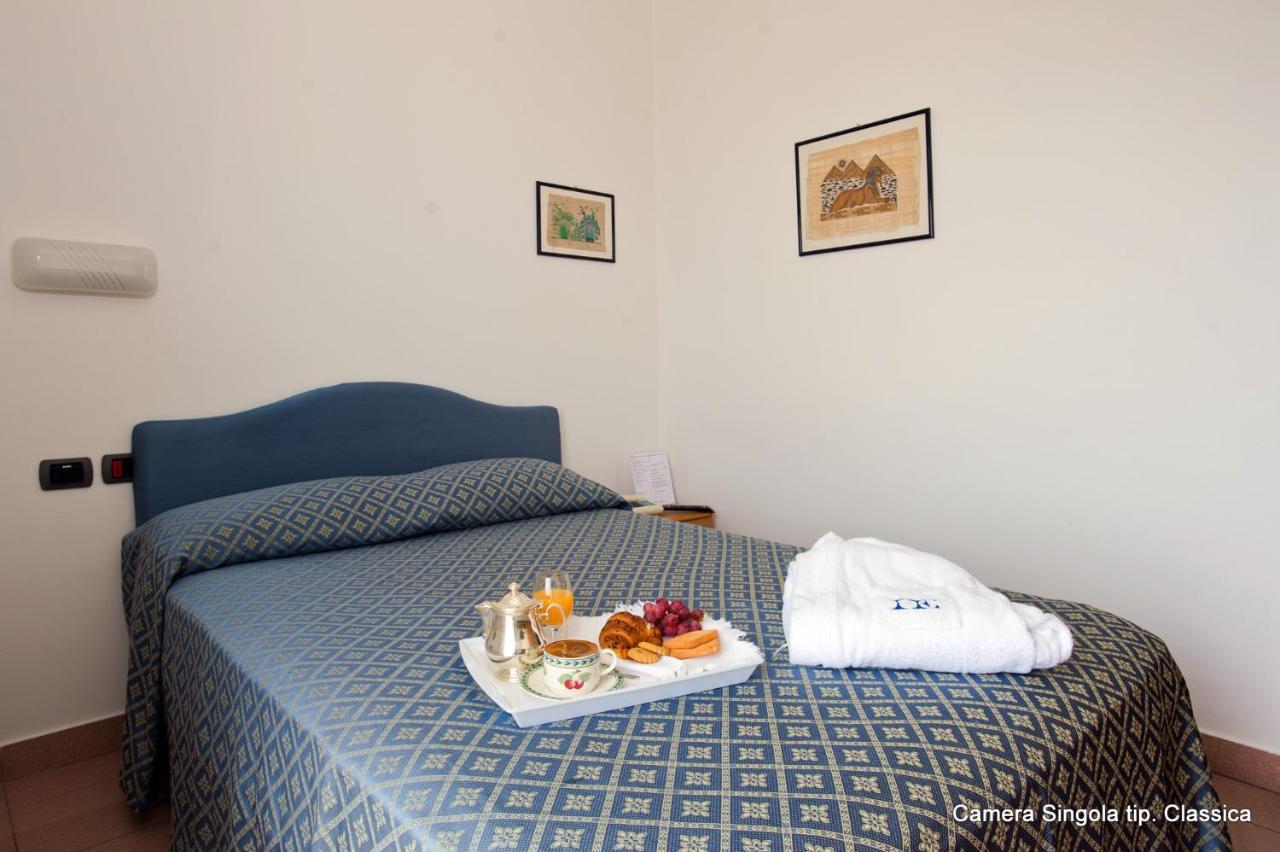 Classic Single Room French Bed,1076158975:JPEG