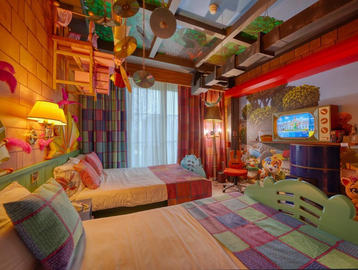 Roulette Themed Room B