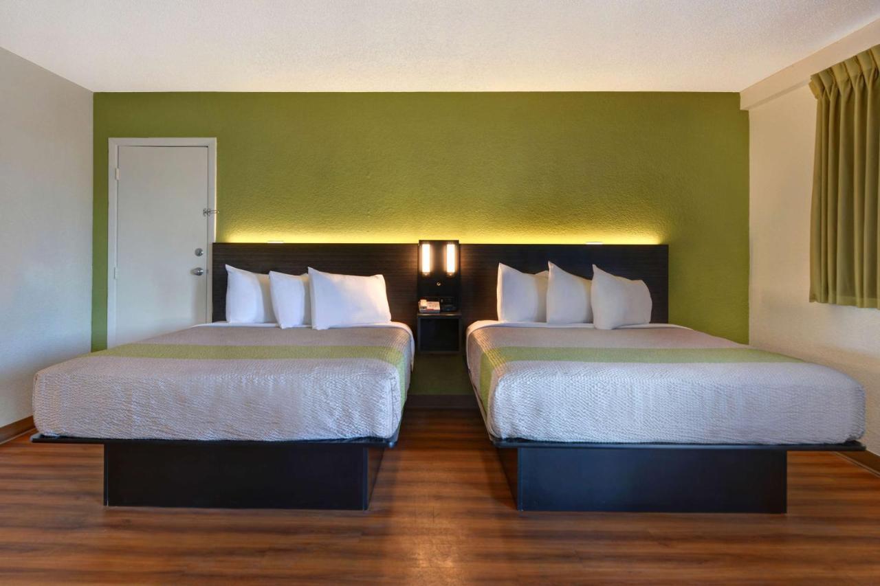 Queen Room Two Queen Beds