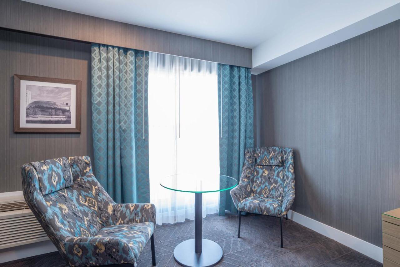Standard Room 1 King Bed