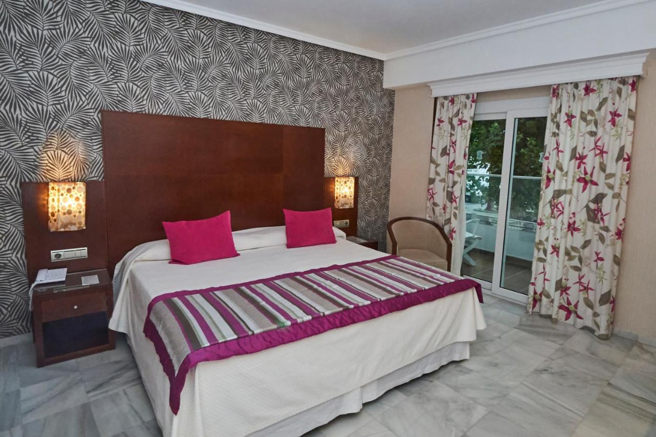 Double or Twin Room Side Sea View