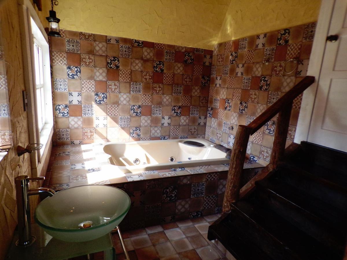 Deluxe Double Room Bath