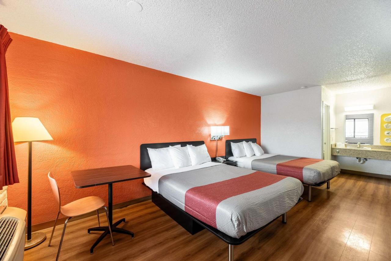 Deluxe Queen Room Two Queen Beds Non-Smoking