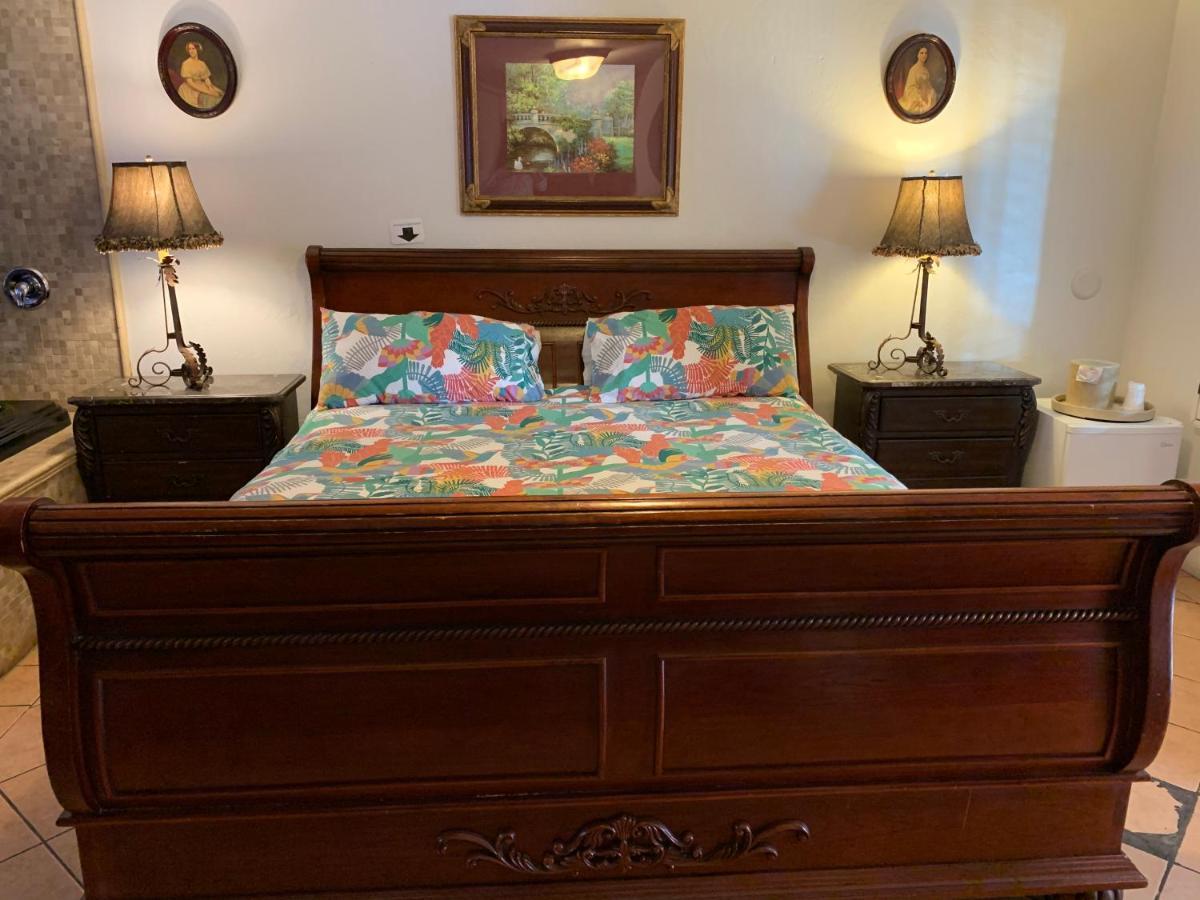 King Suite Spa Bath