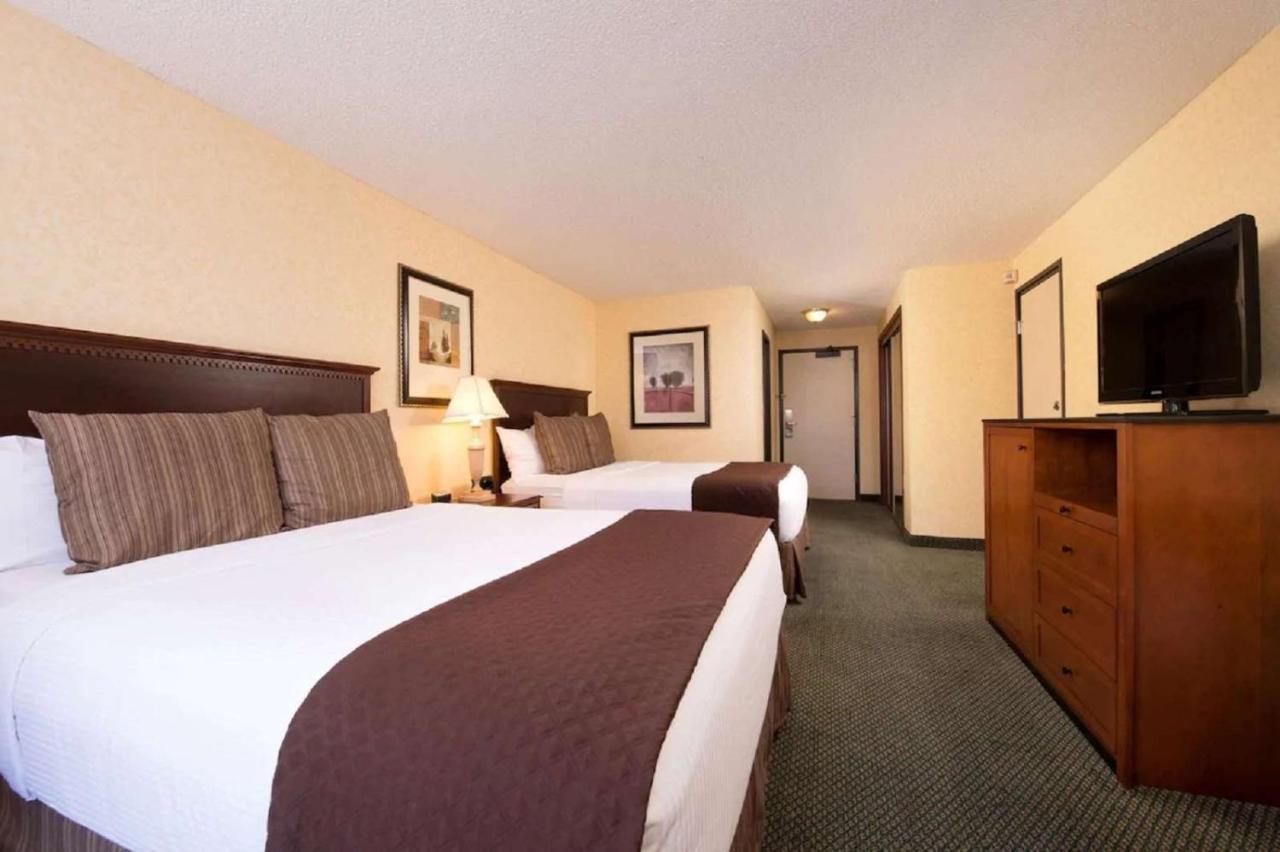 Economy Two Queen Room