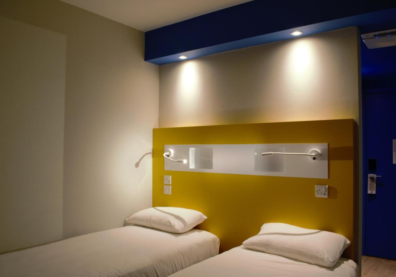 Twin Room No Window