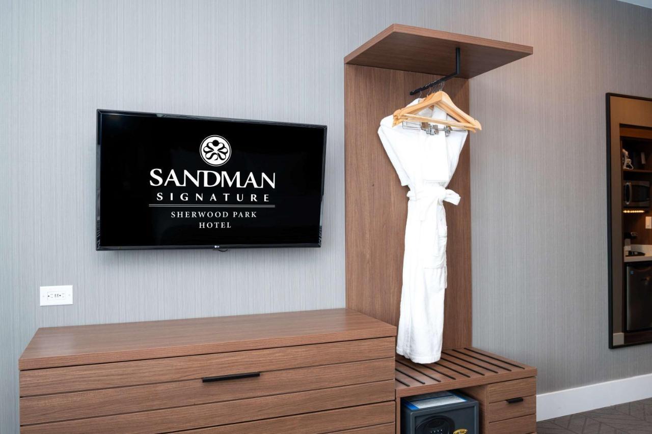 Standard Room 1 King Bed