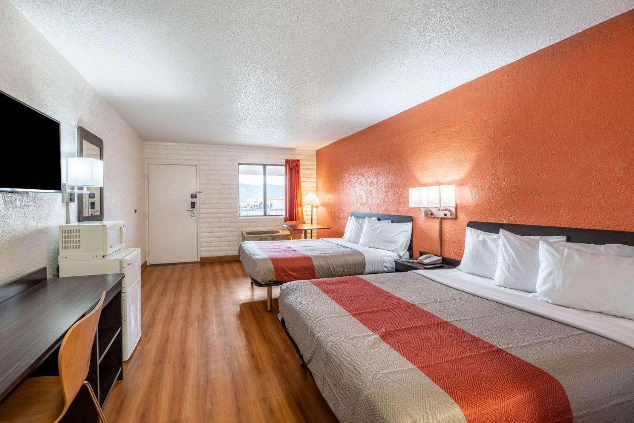 Deluxe Queen Room Two Queen Beds Non-Smoking