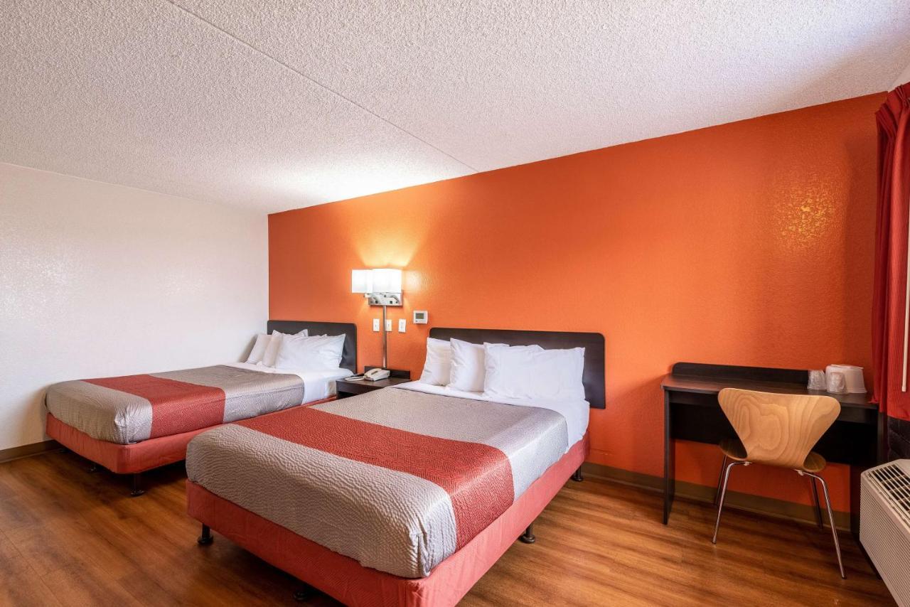 Deluxe Queen Room Two Queen Beds Non-Smoking
