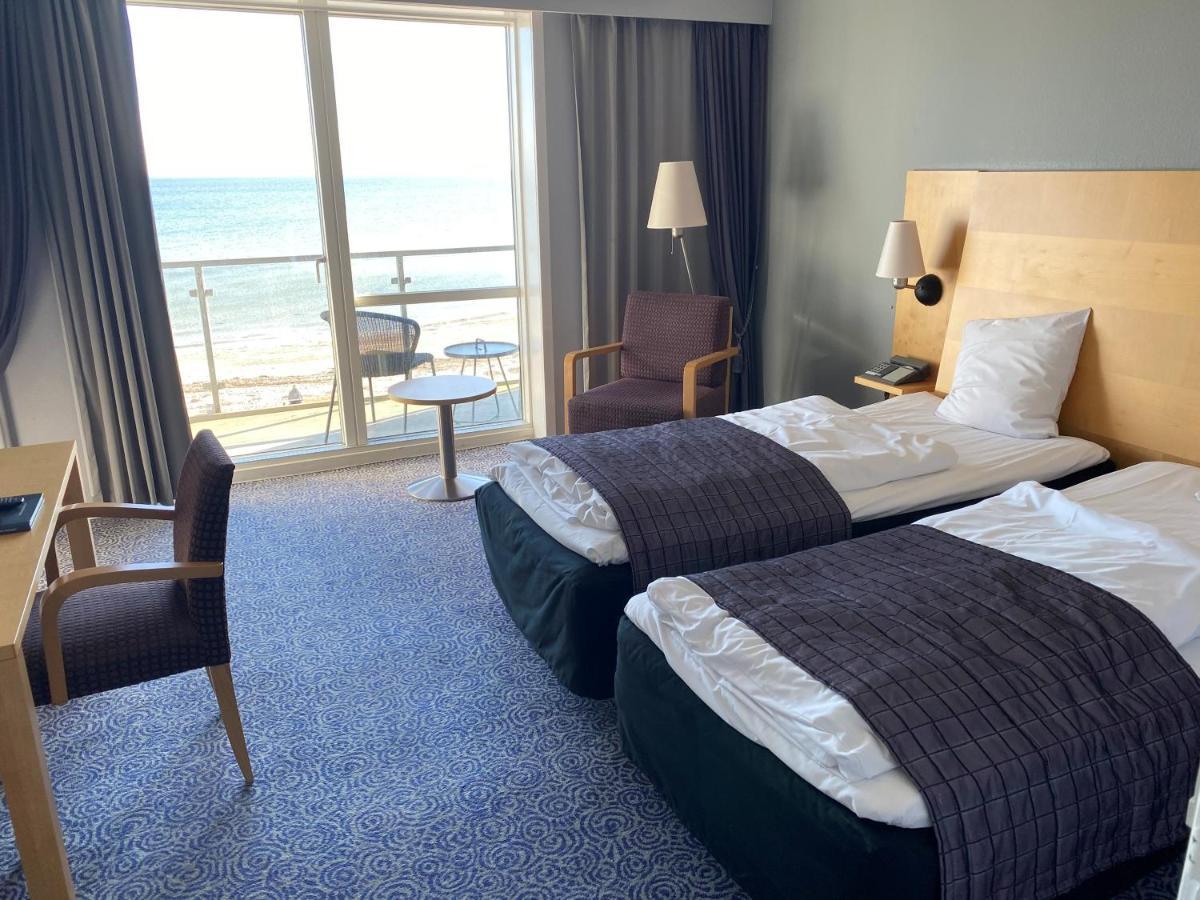 Double or Twin Room Sea View