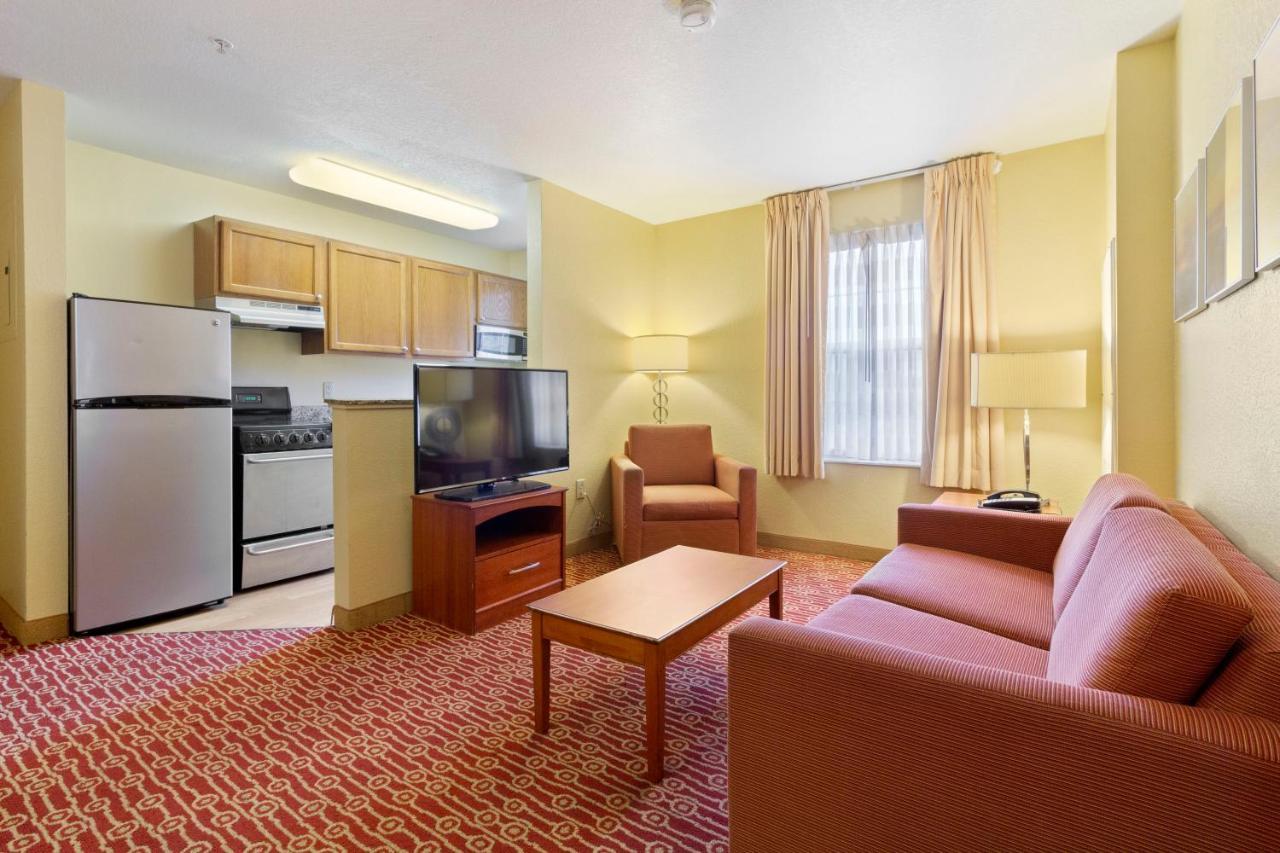 2 Bedroom Suite 2 Queen Beds Non-Smoking