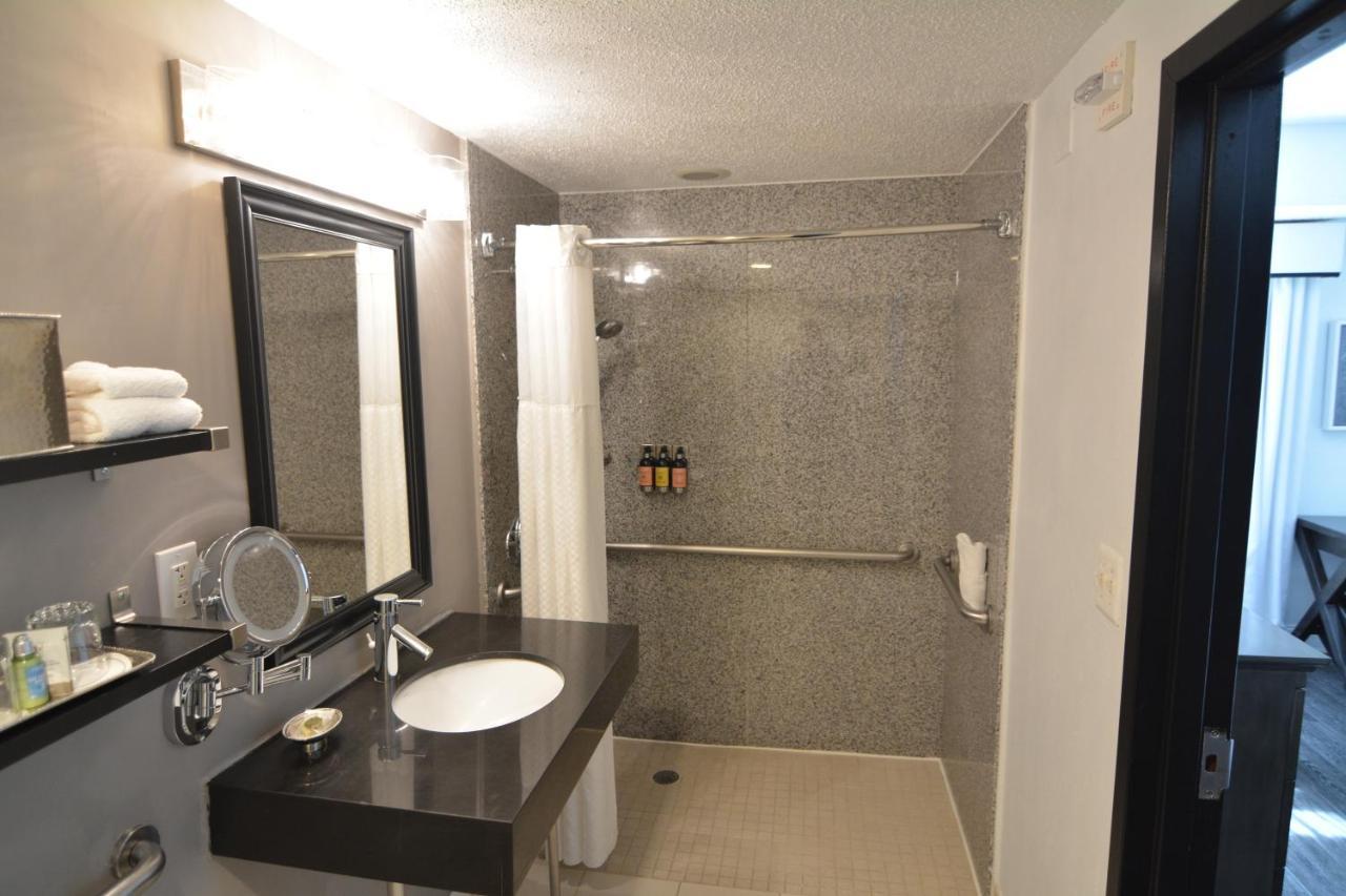 Queen Room Disability Access Roll Shower