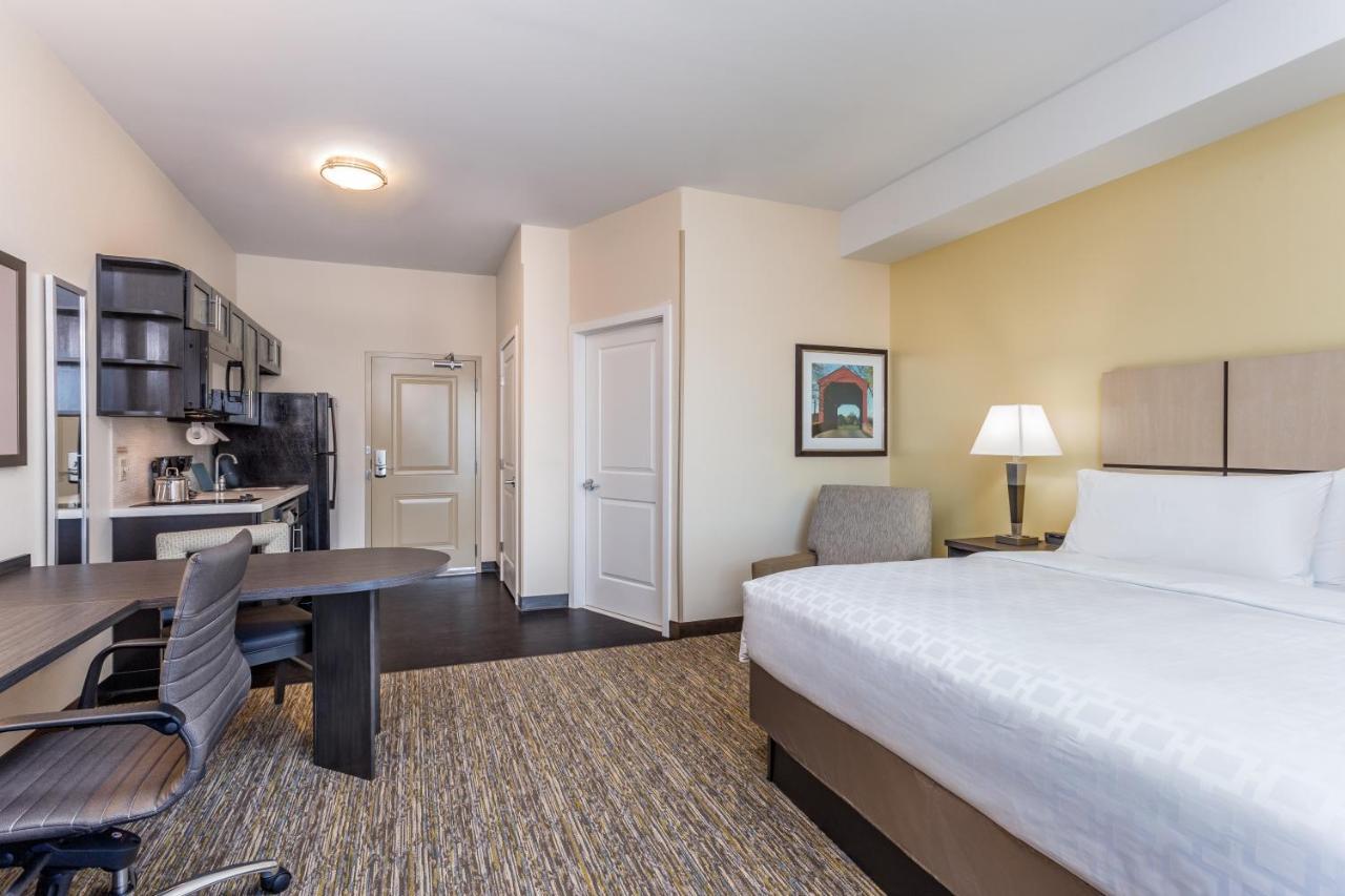 King Studio Suite