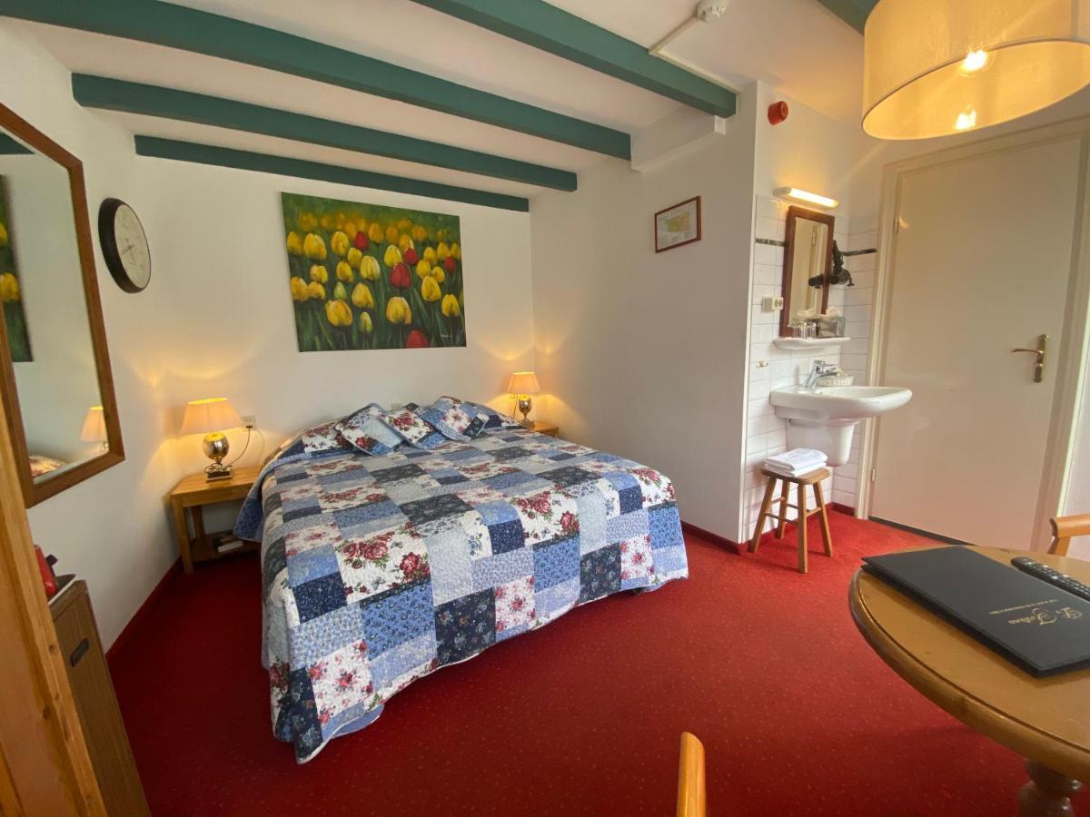 Double Room Shower