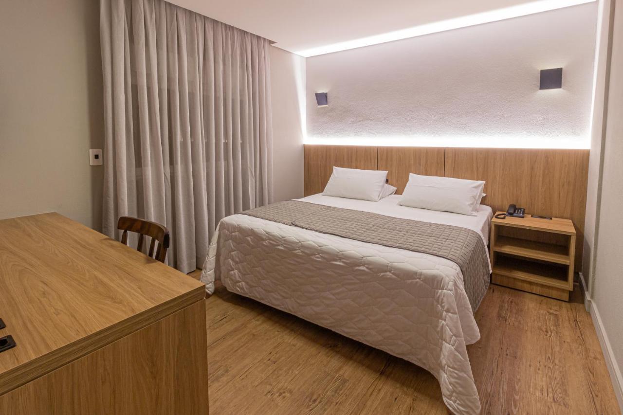 Quarto Duplo