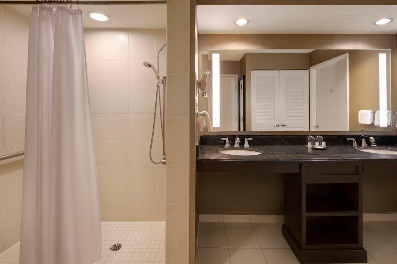 Standard King 1 Bedroom Suite