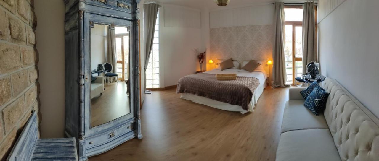 King Room Balcony,1588534557:JPEG