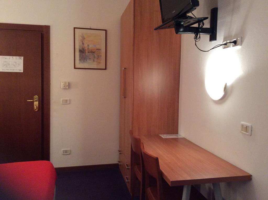 Double Room,109905219:JPEG