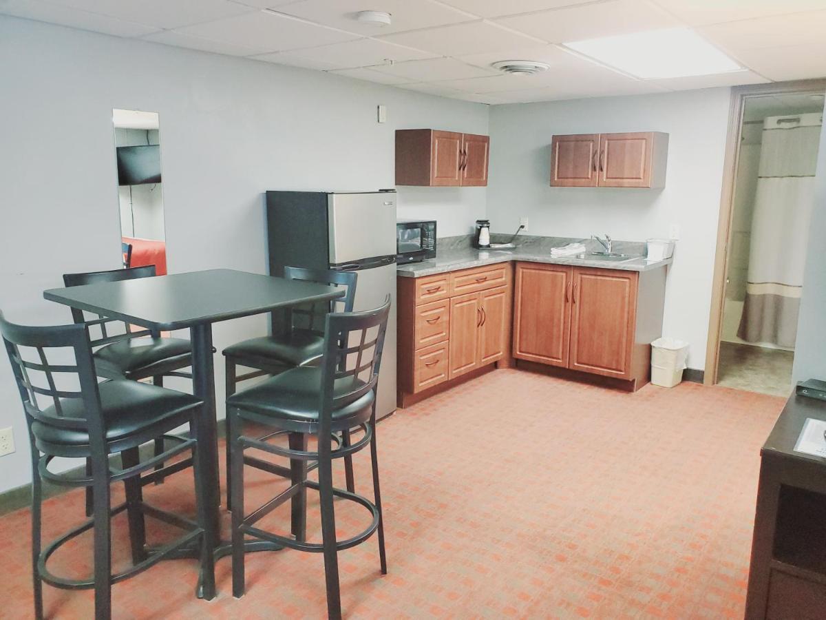 Familly Suite Two Queen Beds Kitchennette