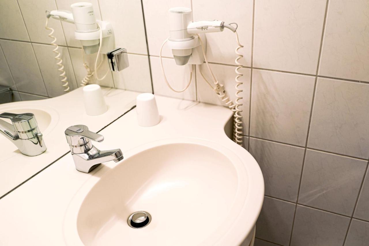 Einzelzimmer mit Dusche